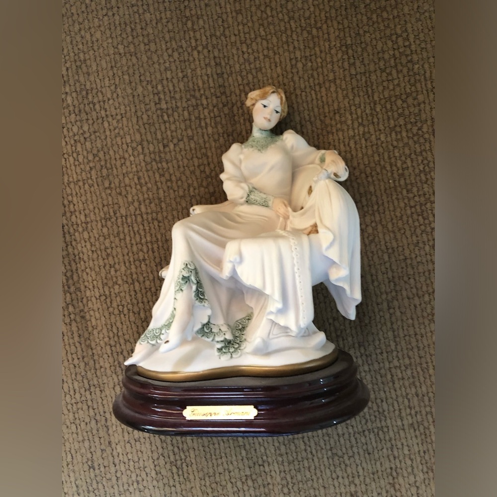 Giuseppe Armani porcelain figurine